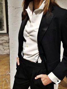 Women In Suits Tomboys, Women In Suits, Black White Dress, Tomboy Fashion, Work Wardrobe, Wedding Outfits