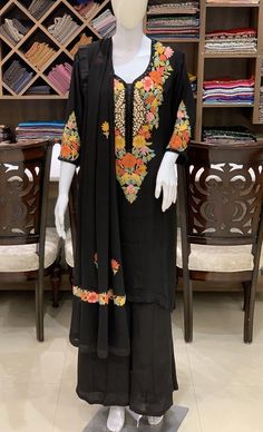 Indian Suit For Women, Kashmiri Suits, Gota Patti Suits, Suit Traditional, Indian Suits For Women, Kashmiri Embroidery, Indian Suit, Suit Salwar, Traditional Suit