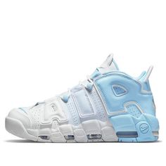 Nike Blue Throwback Sneakers, Nike Blue Throwback Basketball Shoes, Nike Light Blue Sporty Basketball Shoes, Blue Throwback Basketball Shoes, Blue Sneakers With Air Max Cushioning For Sports, Light Blue Sporty Basketball Shoes, Light Blue Basketball Shoes For Sports, Up Tempo Nike, Nike Azul