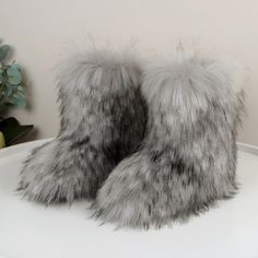 Olivia Mark - High-Quality Thickened Winter Snow Boots with Round Toe and Genuine Fox Fur Lining Female Packing List, Fur Boots Women, Fluffy Shoes, Fur Snow Boots, Leather Snow Boots, Faux Fur Boots, Sleepy Hollow, Winter Snow Boots, Shoe Sole