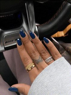 15 Super Cute Fall Nail Colors for Dark Skin To Fall In Love With Shellac Nail Inspiration, Simple Almond Dip Nails, Simple Gel Nails For School, Fall Color Nails Dip, Nails Shellac Ideas Summer, Round Nails Colors, Gel Shellac Nails Summer, Dip Nail Ideas Fall, Dip Nail Ideas Blue