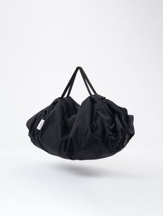 coteetciel Weekender Obed Smooth Black côte&ciel US 28864 Body Images, Large Duffle Bag, Color Shapes, The Hand, Travel Gear, World Of Fashion, New Product, Gym Bag, Carry On