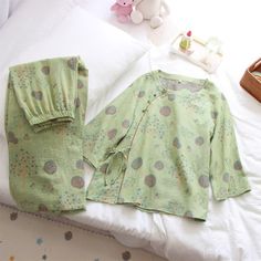 Relax in style with our Leaf Tree Jacquard Cotton Loungewear Set. Made from premium cotton, this set combines nature's beauty with unmatched comfort. Comfortable Cotton Long Sleeve Sets, Cotton Long Sleeve Loungewear Sets, Spring Cotton Loungewear Sets, Green Cotton Sleepwear For Relaxation, Cotton Loungewear Sets For Spring, Spring Cotton Sleepwear Matching Set, Comfortable Green Cotton Sleepwear, Comfortable Green Cotton Sets, Spring Cotton Sets With Long Sleeve