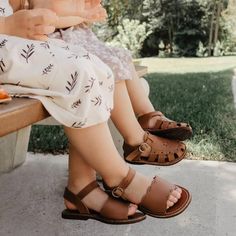 Can it just be sandal weather already so we can put our little girls in these!?😍 We’re in love with Adelisa & Co’s leather sandal Bella. With it’s delicate scallops and dainty vintage design, it has everything you’re looking for in a sandal for girls. Bella’s comfort and ability to compliment just about any outfit this summer will have you choosing it time and time again.  Available in baby, toddler, child and youth, & matching mom sizes. Baby Mocs, Handmade Leather Boots, Handmade Leather Sandals, Leather Sandals Handmade, Matching Mom, Small Shops, Style Photo, Time And Time Again, All Things Baby