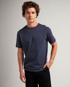 Classic Fit Exceptional durability over traditional cotton Softer hand feel with smoother yarns Vivid colors Resistant to pilling Hypoallergenic and perfect for sensitive skin Workwear style pocket at chest Workwear Style, Sweatpants Shorts, Workwear Fashion, Raw Denim, Pocket Tee, Knit Jacket, Waist Pants, Board Shorts, Denim Wash