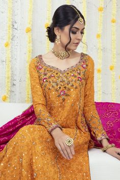 Yellow Combination, Dabka Work, Designer Outfit, Hand Work Blouse, Hand Work Blouse Design, Work Dresses, Trendy Fall Outfits, Orange Shirt, Beige Dresses