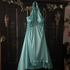 Women’s Formal Backless Women’s Beautiful Color Turquoise Soft Silk Like Material Size Large New Brand My Michelle Aqua Blue Dress Formal, Light Blue Silk Dress, Princess Dress Aesthetic, Aqua Blue Dress, Green Silk Dress, Turquoise Bridesmaid Dresses, 12 Dancing Princesses, Blue Silk Dress, Blue Dress Formal