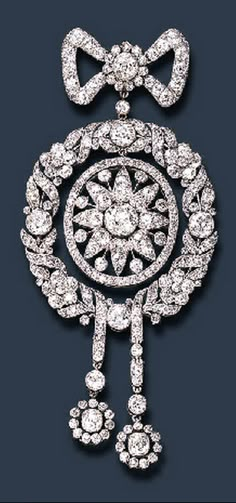 AN EXQUISITE BELLE EPOQUE DIAMOND BROOCH, BY CARTIER  mounted in platinum, circa 1908 Signed Cartier, Paris Bijoux Art Nouveau, Edwardian Jewelry, Diamond Bows, Diamond Brooch, Royal Jewelry, Fabulous Jewelry, Deco Jewelry, Vintage Jewels, Art Deco Jewelry