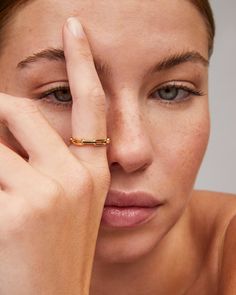 Make a statement with this classic in the making. Featuring a trending square link chain, the Andi Band Ring in Gold is an elevated basic to stack every day. Metal 14k Yellow Gold Over Brass Size 17.3mm inner diameter, 3.5mm stacked Please note: Due to the one-of-a-kind nature of the medium, exact colors and patterns may vary slightly from the image shown. | Kendra Scott Andi Band Ring in Gold | Metal | Size 8 Kendra Scott, Band Rings, Gold Metal, Gems, Yellow Gold, Brass, Band, Chain, Gold