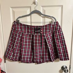 Size 1x Horoscopez Snapshot Saver Plaid Mini Skirt Nwot, Never Worn But I Took The Tags Off At Some Point. In Perfect Condition. Rave Review Tartan Faux Fur Mini Skirt, Cheap Plaid Cotton Mini Skirt, Red Grunge Mini Skirt, Retro Plaid Mini Bottoms, Red And Black Plaid Mini Skirt, Plaid Mini Skirt, Marc Fisher, Womens Skirt, Mini Skirts