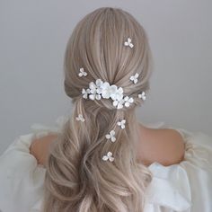 This is a handmade white floral wedding headpiece Delicate White Flower Bridal Accessories, Delicate White Floral Bridal Accessories, Whimsical White Wedding Hair Accessories, White Floral Hair Piece, Adjustable White Flower Hair Accessories, White Flower Wedding, Feminine Hair, Bohemian Wedding Flowers, Keiko Kitagawa