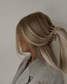 Summer Blonde Hair, Light Blonde Hair, Blonde Hair Inspiration, Blonde Hair Looks, Long Blonde, Long Blonde Hair, Hair Inspo Color, Aesthetic Hair, Blonde Hair Color