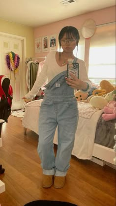 Look 80s, Modest Girly Outfits, Overall Outfit, Skandinavian Fashion, Diy Vetement, Cute Modest Outfits, Cold Outfits, Thrift Inspo, College Fits