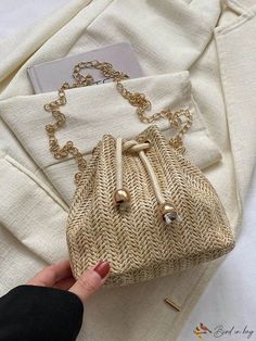 BirdinBag - Compact Straw Bag with Chain Strap, Ideal for Summer Beach Travel Paper Sizes Chart, Bag With Chain, Plain Style, Beach Travel, Bag Bag, Summer Travel, Color Khaki, Beach Trip, Chain Strap