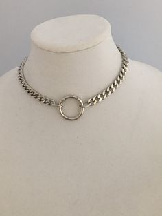 Silver Curb Link Chain Necklace-Cuban Chain Choker-Chain Choker-Silver Chain Necklace-Chunky Necklace-Spring Lock Connector-Silver Carabiner This is a high quality thick, brass, Rhodium plated chain necklace. Minimalist and modern chunky silver curb link chain necklace with a decorative spring lock connector. The curb/cuban link necklace is is a show stopper jewel and is a weighty brass necklace. Lead safe and Nickel safe. You have the option of adding your own pendant or enhancer to the connect Brutalist Outfit, Pyrite Necklace, Choker Silver, Cuban Link Necklace, Choker Chain, Round Pendant Necklace, Necklace Chunky, Link Chain Necklace, Necklace Minimalist