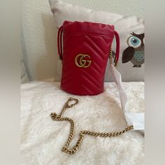 Brand New Gucci Bag Gucci Bucket Bag With Gold-tone Hardware, Gucci Bucket Bag With Gold-tone Hardware For Travel, Gucci Chic Bucket Bag With Gold-tone Hardware, Chic Gucci Bucket Bag With Gold-tone Hardware, Designer Gucci Bucket Bag With Detachable Strap, Gucci Designer Leather Bucket Bag, Designer Gucci Leather Bucket Bag, Gucci Bucket Bag For Travel, Luxury Gucci Leather Bucket Bag