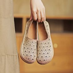 Retro Soft Leather Flat Slip on Loafers for Women Perforated Handmade in Beige/Brown Comfortable Beige Flat Heel Loafers, Comfortable Beige Slip-on Loafers, Beige Comfortable Slip-on Loafers, Beige Flat Slip-ons With Leather Sole, Comfortable Beige Flat Loafers, Comfortable Beige Closed Toe Loafers, Beige Flat Loafers, Casual Beige Slip-on Leather Shoes, Beige Slip-on Casual Leather Shoes