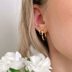 Our Bezel hoops earrings are a unique take on the traditional gold hoop. Perfect for wearing in first or second hoop and layering with other earrings. Makes for a great gift for you or someone special! - Made in gold vermeil: a thick 18k gold layer on 925 sterling silver.- Waterproof, tarnish resistant & hypoallergenic- Inner hoop diameter: 9 mm.- Hoop thickness: 1.6 mm. Gold Diamond Hoop Earrings, Small Gold Hoop Earrings, Minimalist Earrings Gold, Gold Earrings For Women, Hoops Earrings, Gold Hoops, Gold Filled Jewelry, Gold Hoop, Minimalist Earrings