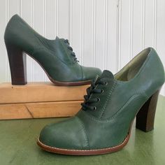 Excellent Used Condition - No Rips, Stains Or Wear Through. Cleaned And Sanitized, Leather Has Been Conditioned. See Photos For Exact Condition. Gorgeous Made-In-Italy High Heeled Granny Boots/High Heeled Oxfords In Green. Four Eyelet Lace Ups (W/Original Laces) With Solid & Stable Heels. These May Be The Spectator, If Not, They Are Very Similar. Green Round Toe Heels With Rubber Sole, Green Heels With Leather Sole And Round Toe, Vintage Green Round Toe Heels, Vintage Green Heels With Round Toe, Green Round Toe Heels For Work, Vintage Almond Toe Green Heels, Vintage Green Almond Toe Heels, Green Leather Retro Heels, Retro Green Leather Heels