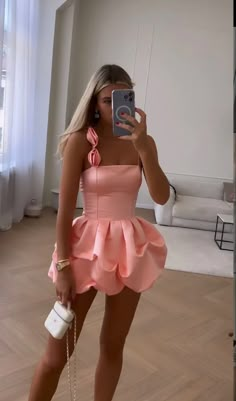 Item Details ： Product Number : SH1151 Fabric: Satin Silhouette: A Line Sleeves：Sleeveless Birthday Outfit For Teens, Leni Klum, Couture Candy, Looks Party, Dress Homecoming, Short Prom Dress, Grad Dresses, Short Prom, Looks Chic