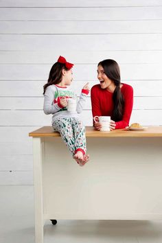 Both the head elf and little elf need their Christmas fuel. The Holiday Big Elf and Little Elf Mug set of two fluted ceramic mugs are perfect! The larger mug features the sentiment "head elf", the smaller mug "little elf". The set also comes with a favorite hot cocoa recipe. Elf Mug, Gingerbread House Mug, Big Christmas Mugs, Santa Milk Mug, Mud Fairy Mug, Hot Cocoa Recipe, Cocoa Recipes, Mud Pie, Mugs Set