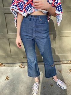 1970’s blue chambray boot cut jeans with frayed gems and a colorful dragon patch! (Small tear near the patch, normal wear)Juniors size 14 but will also fit a small adultWaist: 24-25”Hips: 32-34”Inseam: 25”Rise: 13” Vintage Flare Jeans With Frayed Hem For Spring, Spring Vintage Flare Jeans With Frayed Hem, Vintage Wide Leg Bottoms With Frayed Hem, Vintage Wide-leg Bottoms With Frayed Hem, Retro Dark Wash Bottoms With Frayed Hem, Retro Denim Flare Jeans With Frayed Hem, Retro Fitted Jeans With Frayed Hem, Retro Flare Jeans With Frayed Hem, Retro Wide Leg Jeans With Frayed Hem