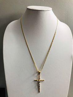 "18K GOLD FILLED CROSS NECKLACE . FOR GOOD LUCK,PROTECTION,HEALTH AND ANY KIND OF DIFFICULTY .22\" LONG CHAIN. PENDANT SIZE: 55 X 28 mm 18K GOLD FILLED CADENA DE CRUZ . PARA PROTECCION,BUENA SUERTE,SALUD Y PARA CUALQUIER CASO DIFICIL.22\" LARGO CADENA. TAMANO DEL DIJE: 55 X 28 mm" Cheap Gold Cross Necklace For Men, Gold Crucifix With Figaro Chain Jewelry, Gold Plated Crucifix Necklace Tarnish Resistant, Gold Plated Crucifix Necklace, Gold Plated Tarnish Resistant Crucifix Necklace, Yellow Gold Plated Crucifix Jewelry, Gold 14k Gold-filled Curb Chain Jewelry, Gold-plated Tarnish-resistant Crucifix Necklace, Gold Plated Crucifix Jewelry With Adjustable Chain