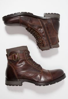 Jack & Jones JFWALBANY - Lace-up ankle boots - brown stone Man Boots Style, Brown Timberland Boots, Custom Sneakers Diy, Men Bodies, Brogue Boots, Mens Boots Casual, Ankle Boots Men, Brown Stone