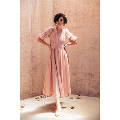 Retro lantern sleeves deep V-neck dress Willow Dress, Zara Style, Deep V Neck Dress, Feminine Fashion, Vestidos Vintage, Mode Inspo, Lantern Sleeves, Spring Dresses, Who What Wear