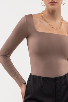 This solid square neck long sleeve top is the ultimate basic staple piece to have for fall! Super soft, solid, and fitted bodice! Square Neck Blouse Designs, Square Neck Long Sleeve Top, Square Neck Blouse, Square Neck Long Sleeve, Blouse Neck Designs, Square Cut, Staple Pieces, Fitted Bodice, Full Sleeve