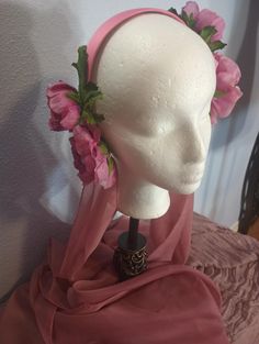 floral headband with veils Debbie Jellinsky, Swan Lake Aesthetic, 1951 Fashion, Princess Items, Halloween Dress Up Ideas, Pink Headpiece, Garden Party Picnic, Veil Headband, Picnic Vibes