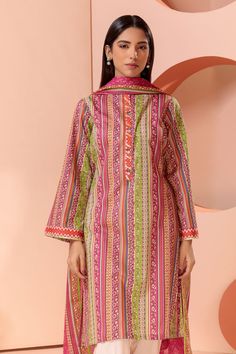 Bonanza Satrangi, Lawn Suit, Ladies Clothing, Lawn Suits, Shalwar Kameez, Suit Fabric, Stylish Dress Designs, Gold Threads, Dress Designs