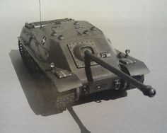 Tas Rohamlöveg - Hungarian project of tank destroyer armed in 88 mm gun. Only model existed Wwii Vehicles, Military Hardware, Tank Destroyer, Heavy And Light, Model Tanks, World Of Tanks, Tank Design