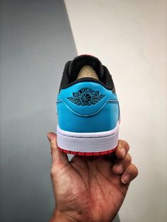 Air Jordan 1 Low OG UNC To Chicago Black Blue Red CZ0775-046 Walk the talk and make a statement with our top-quality Sneakers. Shop now and step up your shoe game! Please carefully choosing the size number according the size chart as we CAN NOT offer return or refund if you choose a wrong size.The product need 3-5 business days to check the quality before shipping.Our High Quality Shoes models are various, please contact to our support to ask for the model you need.Because each device displays a different color. Therefore, the actual color of the item may not be [...] Jordan 1 Milan, Air Jordan 1 Dior, Jordan 1 Dior, Air Jordan 1 Fearless, Jordan Travis Scott, Jordan 1 Fearless, Jordan 1 Blue, Blue Chill, Jordan 1 Black