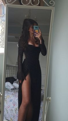 Black Gown Aesthetic, Black Prom Dress Aesthetic, Prom Dress Trends, Classy Prom Dresses, Smink Inspiration, Chique Outfits, Prom Dress Inspiration, Cute Prom Dresses, Elegante Casual