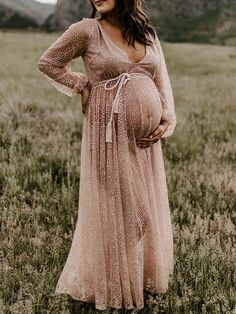 Maxi Dress Winter Photoshoot, Maternity Dresses For Photoshoot Fall, V-neck Maternity Dress For Spring Party, Long Sleeve Summer Maternity Dress For Party, Maternity Outfits For Baby Shower, Pregnancy Style Winter, Fall Maternity Outfits For Photoshoot, Plus Size Pregnancy Outfits, Maternity Dress Spring