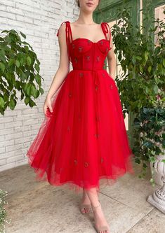 Fitted Organza Evening Dress, Red Tulle Dress For Red Carpet, Red Tulle Dress For Gala, Red Tulle Dress With Sweetheart Neckline, Fitted Tulle Mesh Dress For Prom, Red Tulle Evening Dress For Gala, Organza Midi Evening Dress, Red Tulle Evening Dress With Sweetheart Neckline, Red Tulle Evening Dress For Party