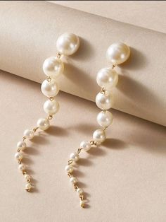 Stylish and Gorgeous Korean Jewellery, Jewllery Ideas, Tribe Jewelry, Silver Tassel Earrings, Pearl Wedding Earrings, Abbey Bominable, Elegant White Dress, Long Pearl Earrings, Pearl Earrings Wedding