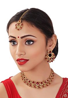 Indian Bridal Traditional Designer Antique Gold plated Studded Diamond & kundan Necklace Earrings Tika Jewellery Set SHIPPING l be dispatched within 1-3 business day after the payment is clear. Items will arrive in 18-20 business days. The arrival time depends on some factors and different areas: We only ship to the confirmed address provided by PayPal. Before you pay, please make sure your address in PayPal matches the address you would like us to ship to. If not, please let us know before we s Indian Traditional Wedding, Tika Jewelry, Bridesmaids Gift Sets, Diamond Jewelry Set, Diamond Fashion Jewelry, Wedding Gold, Jewelry Bridesmaid, Rhinestone Choker, Fashion Jewelry Sets