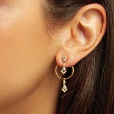 Khaleesi Earring, 18ct Vermeil on Sterling Silver Drop Earring – SHOP SHASHI Jewelry Lookbook, Stunning Jewellery, Jewelry Inspo, Dream Jewelry, Mode Inspiration, Pretty Jewellery, Ear Jewelry, Wedding Earrings, Piercing Jewelry