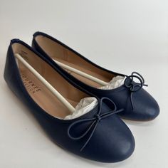 Journee Collection Womens Vika Ballet Flats Shoes Blue Navy Slip On Bow 7 New Store Display Brand: Journee Collection Style: Ballet Flats Shoes Color: Blue Upper Material: Man Made Secondary Color: Navy Pattern: Solid Closure: Slip On Sold As Pictured. Thanks For Looking! Navy Accessories, Blue Vintage Shoes, Vintage Shoes Aesthetic, Blue Closed Toe Ballet Flats For Spring, Blue Ballet Flats With Round Toe For Spring, Blue Ballet Flats With Flat Heel, Blue Round Toe Ballet Flats For Spring, Blue Medium Width Closed Toe Flats, Blue Round Toe Ballet Flats For Summer