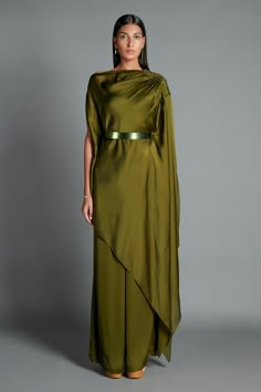 Luxury Draped Women's Kurta, Luxury Mulmul Dresses With Traditional Drape, Luxury Women's Churidar With Traditional Drape, Luxury Traditional Gown With Traditional Drape, Luxury Draped Kaftan For Weddings, Luxury Traditional Draped Kurta, Luxury Georgette Dresses For Women, Luxury Green Anarkali-style Kaftan, Luxury Ceremonial Gown With Traditional Drape