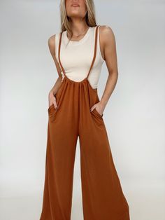 camel Women Jumpsuit Outfits, Jumpsuit Outfit Summer, Jump Suits, Chic Jumpsuit, Jumpsuit Outfits, Trendy Jumpsuit, Jumpsuit Chic, Suits Design, Floral Jumpsuit