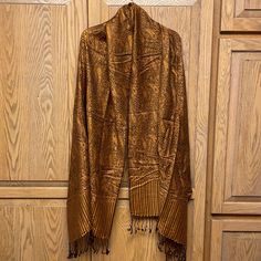 Beautiful Pashmina Gold/Brown Colors Scarf/Wrap. Size Is 27” X 72”. Brand New. From A Pet And Smoke Free Home. Gold Shawl For Fall, Brown Pashmina Shawl For Fall, Brown Fall Pashmina Shawl, Cream Pashmina Shawl, Skater Outfits, Gold Scarf, Paisley Shawl, White Shawl, Pashmina Wrap