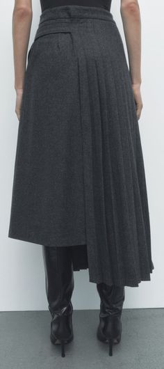 Asymmetrical Skirt Outfit, Wool Skirt Outfit, Wrap Skirt Pants, Streetwear Skirt, Tunic Outfit, Woolen Clothes, Pleats Skirt, Belt With Buckle, Box Pleat Skirt