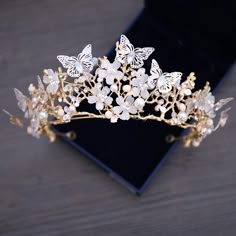 SPECIFICATIONS Brand Name: Forseven Material: Crystal Metals Type: Zinc alloy Fine or Fashion: Fashion Item Type: Hairwear Shape\pattern: Plant Misty Wedding, Butterfly Crown, Pearl Butterfly, Beautiful Tiaras, Gold Tiara, Costume Jewelry Sets, Pearl Bridal Jewelry, Rhinestone Choker Necklace, Quince Ideas