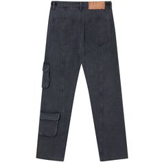 Elevate your style with these original and trendy jeans, designed with a loose fit and slightly tapered legs to flatter your figure. The multi-pocket design features unique zippered and flap pockets, adding a touch of edgy style to your look. The adjustable drawstring waist allows for a comfortable and customized fit, while the back yoke creates a flattering silhouette. Made with 95% cotton and 5% spandex, these jeans are durable, comfortable, and breathable. They feature a slightly tapered leg Urban Chic Outfits, Sweatshirt Jean Jacket, Women Cargo Pants, Trendy Jeans, Edgy Style, Classic Jeans, Women Cargos, Print Crop Tops, Cargo Pants Women