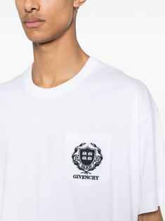 GIVENCHY white cotton T-shirt, crew neck and short sleeves, contrasting logo on the chest. This item is in size L and the color is Classic Short Sleeve T-shirt With Logo Patch, White Crew Neck T-shirt With Logo, White Short Sleeve Top With Logo Patch, White Embroidered Logo T-shirt For Summer, White Casual T-shirt With Logo Patch, Casual White T-shirt With Logo Patch, White Logo T-shirt For Streetwear, White Crew Neck T-shirt With Logo Patch, White Crew Neck T-shirt With Embroidered Logo