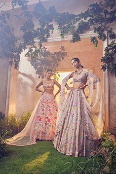 Featuring a rosewater pink organza lehenga embellished fully by hand with intricate foliage motifs featuring thread work, sequence, beads and colourful Japanese bugle beads. Paired with a matching blouse and dupattaFrom Aneesh Agarwaal's Ellora collection.DELIVERY TIMEPlease allow 8-12 weeks for your outfit to arrive.FABRIC DETAILSOrganzaProfessional cleaning only. Designer Floral Print Organza Choli, Wedding Floral Print Choli With Traditional Drape, Wedding Choli With Floral Print And Traditional Drape, Traditional Wedding Choli With Floral Print, Pink Floral Print Lehenga For Wedding, Pink Tissue Silk Sharara With Floral Embroidery, Pink Sharara With Floral Embroidery In Tissue Silk, Semi-stitched Floral Print Sharara For Wedding, Pink Floral Print Lehenga With Traditional Drape