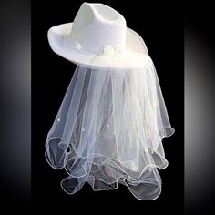 White Cowboy Hat With Veil Cowboy Hats For Wedding, Western Wedding Hat, Bachelorette Cowgirl Hat, Cowboy Hat With Veil, Cowgirl Bridal Shower, Emo Cowboy, Veil Color, White Cowboy Hat, Country Western Wedding